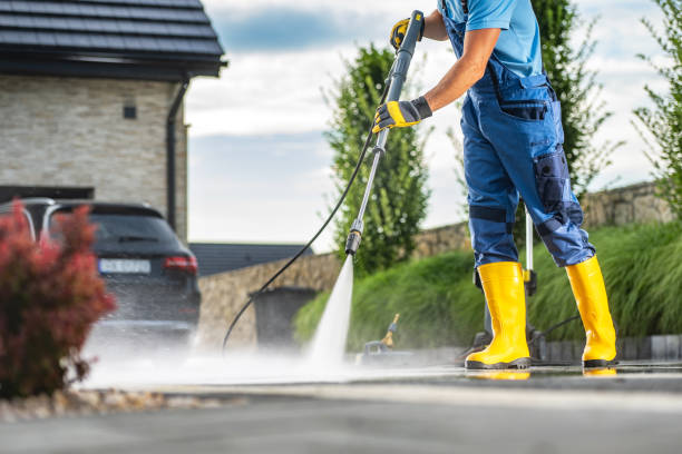 Best Deck Cleaning Services  in Gardiner, ME